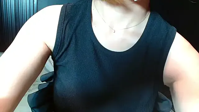 maataaan – webcam model profile photo Image 10