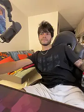 kai101010 – webcam model profile photo Image 11