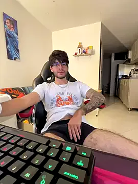 kai101010 – webcam model profile photo Image 2