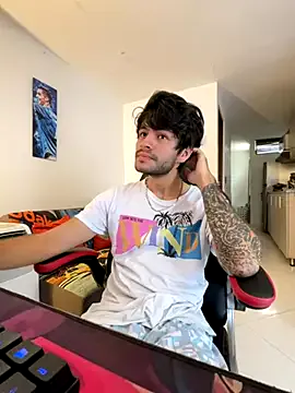 kai101010 – webcam model profile photo Image 4