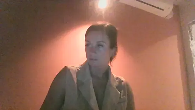  – webcam model profile photo Image 5