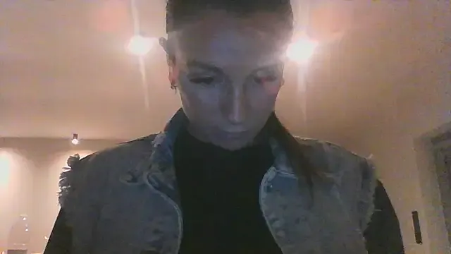 EvieEvans – webcam model profile photo Image 7