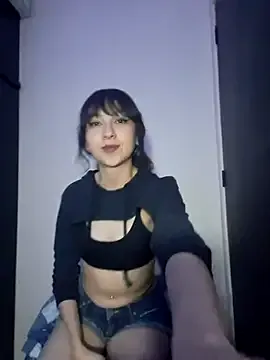 PumaShyXD – webcam model profile photo Image 2