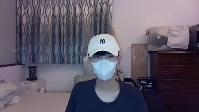 roouse – webcam model profile photo Image 5