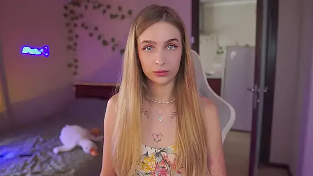 Mia--meow – webcam model profile photo Image 3