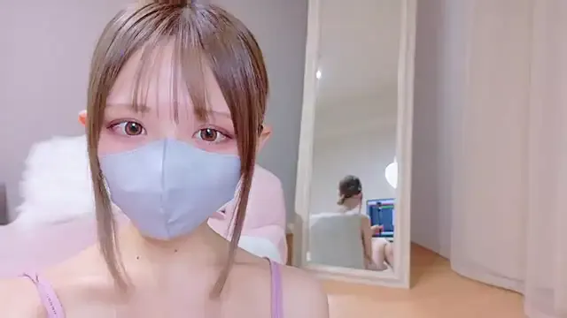 roouse – webcam model profile photo Image 5