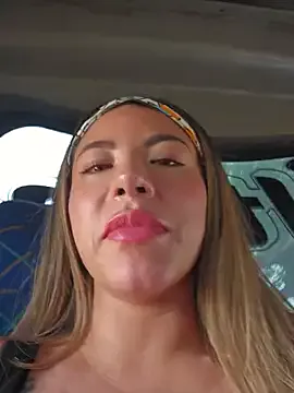  – webcam model profile photo Image 19