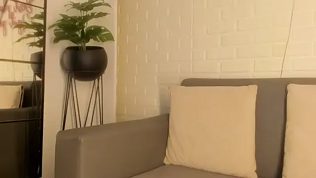 Hot_Mayra25 – webcam model profile photo Image 6