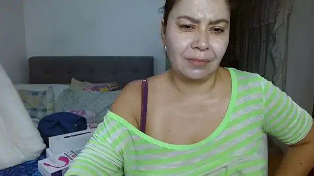  – webcam model profile photo Image 19