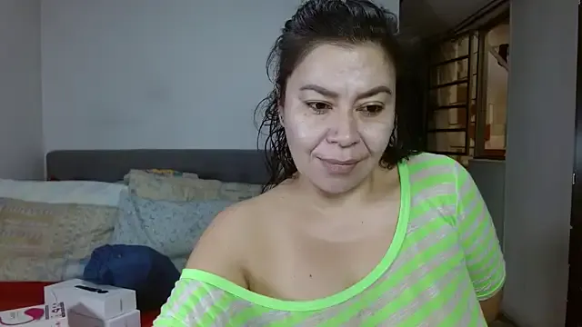  – webcam model profile photo Image 3