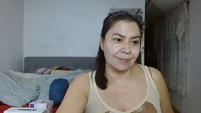  – webcam model profile photo Image 4