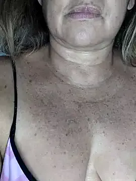  – webcam model profile photo Image 16