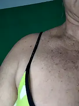  – webcam model profile photo Image 4