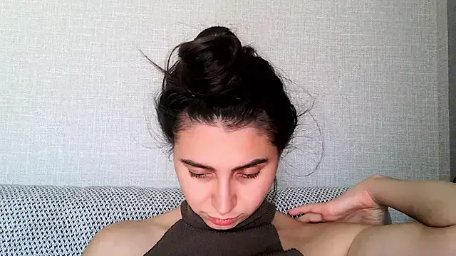 Megu_Melon – webcam model profile photo Image 6