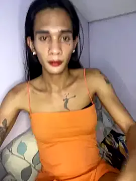 roouse – webcam model profile photo Image 8