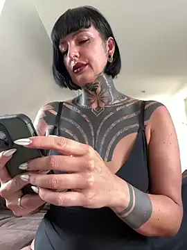 Mia--meow – webcam model profile photo Image 12