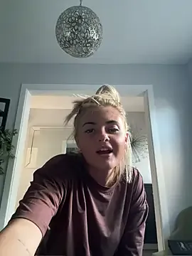  – webcam model profile photo Image 11