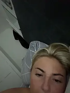  – webcam model profile photo Image 7
