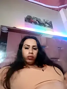 roouse – webcam model profile photo Image 4