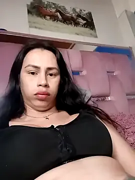 roouse – webcam model profile photo Image 6