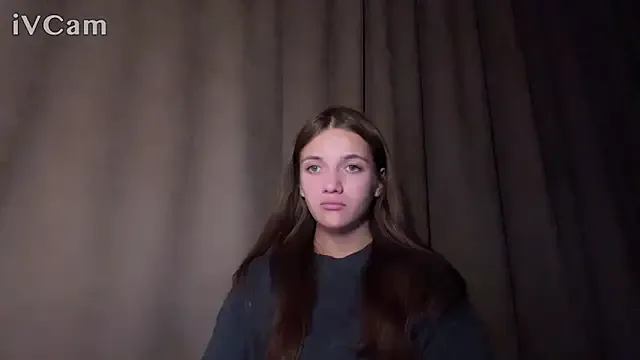 roouse – webcam model profile photo Image 10