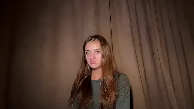 roouse – webcam model profile photo Image 12