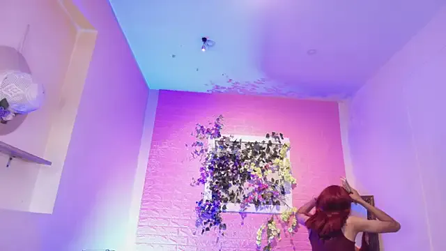 CarolBarker – webcam model profile photo Image 13