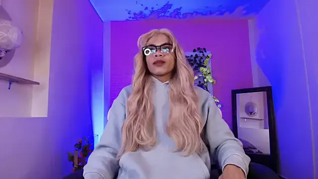 CarolBarker – webcam model profile photo Image 19