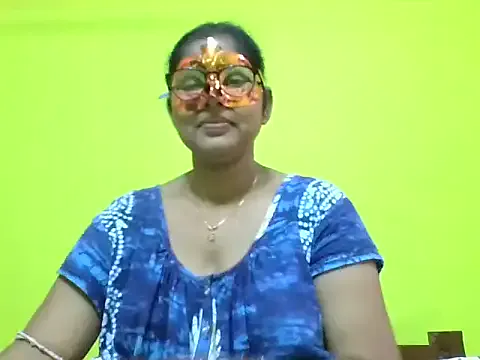 seraphine23 – webcam model profile photo Image 12