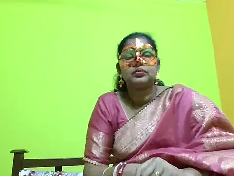 seraphine23 – webcam model profile photo Image 5