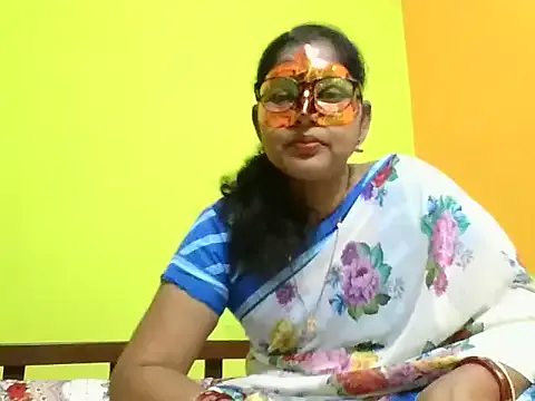 seraphine23 – webcam model profile photo Image 6