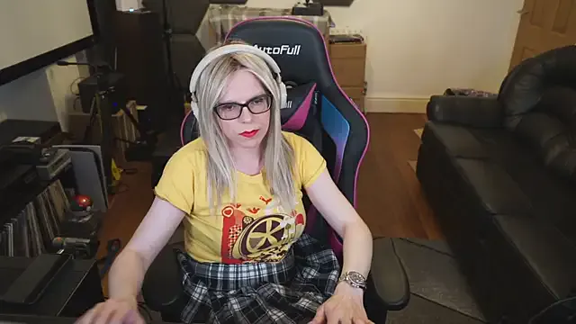 _Alicee_1 – webcam model profile photo Image 10