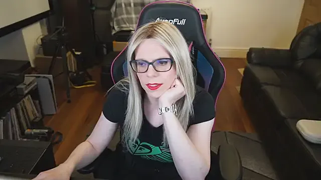 _Alicee_1 – webcam model profile photo Image 16