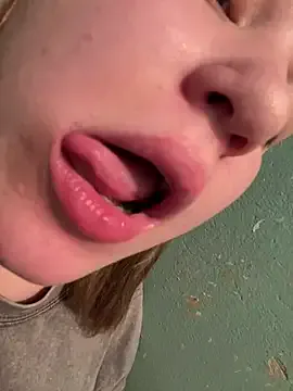  – webcam model profile photo Image 18
