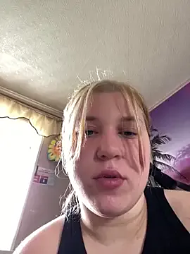  – webcam model profile photo Image 3