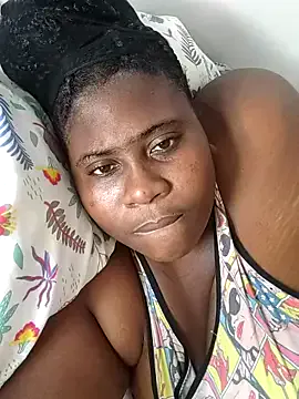 roouse – webcam model profile photo Image 14