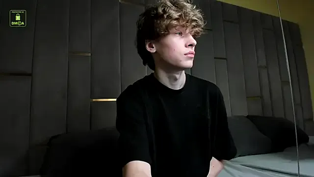 DominantAlex18 – webcam model profile photo Image 5