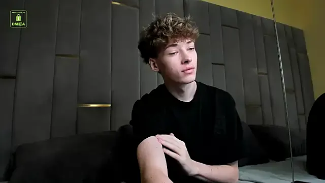 DominantAlex18 – webcam model profile photo Image 6