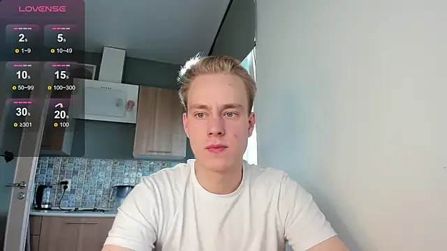 roouse – webcam model profile photo Image 15