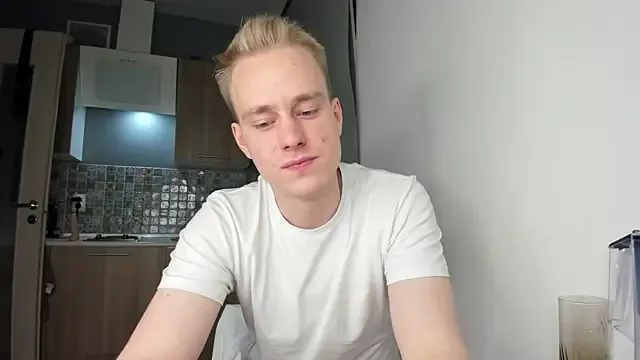 roouse – webcam model profile photo Image 18