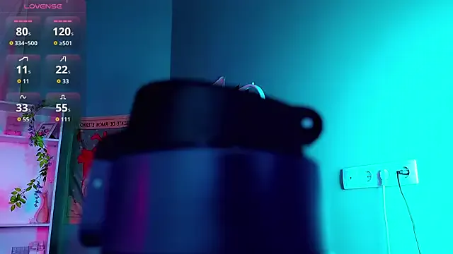 roouse – webcam model profile photo Image 16