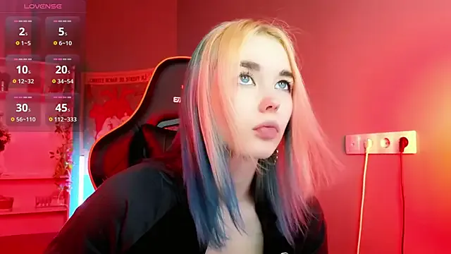 roouse – webcam model profile photo Image 7