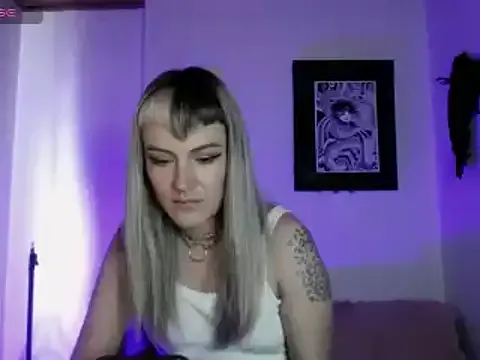  – webcam model profile photo Image 11