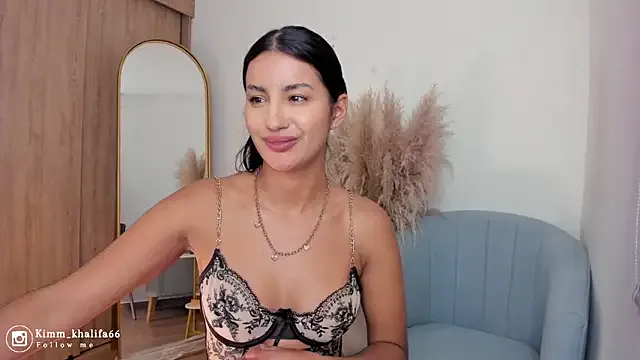 Yui-Ch – webcam model profile photo Image 11