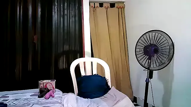 yumiandtsuki – webcam model profile photo Image 4