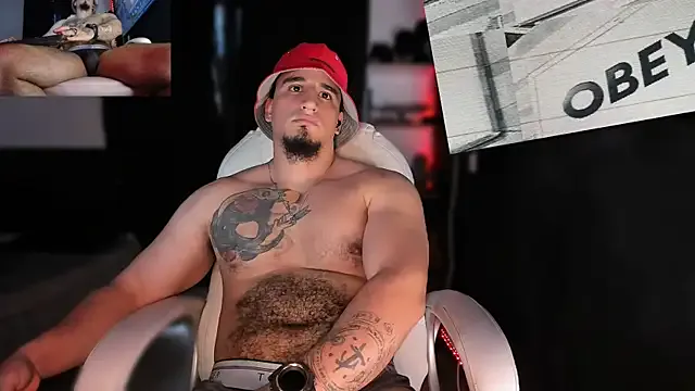 roouse – webcam model profile photo Image 8