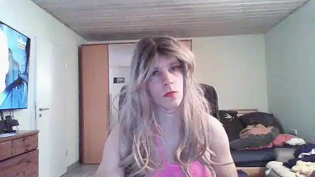 oxo_yuna_oxo – webcam model profile photo Image 3