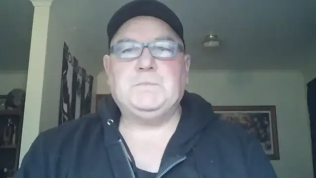 roouse – webcam model profile photo Image 2