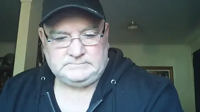 roouse – webcam model profile photo Image 5