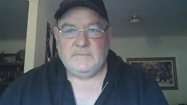 roouse – webcam model profile photo Image 6